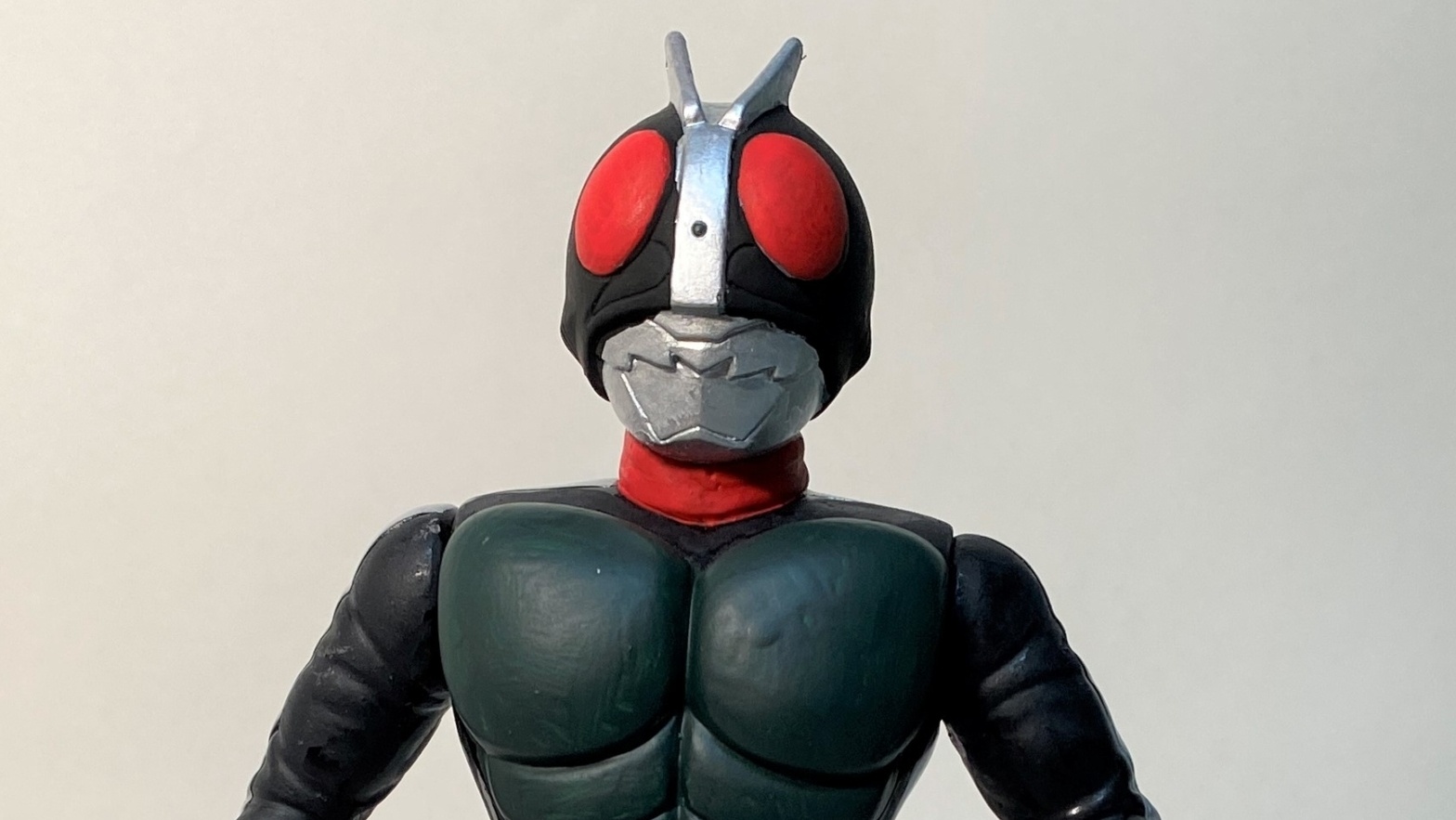 昭和ライダーが甦る――仮面ライダー2号（客演カラー）を水性アクリルで