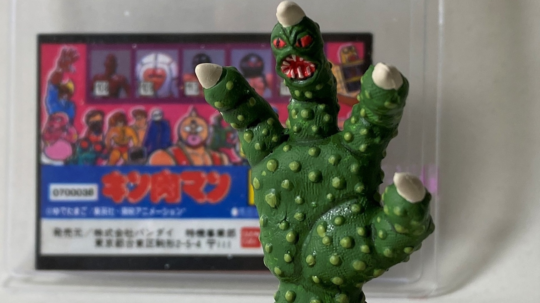 消しゴム塗装】スニゲーターの正体！ティラノサウルスの足を水性